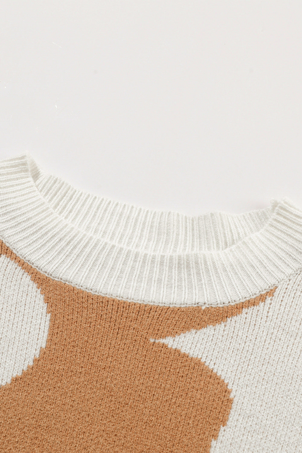 Pull kaki à épaules tombantes et motif à grandes fleurs