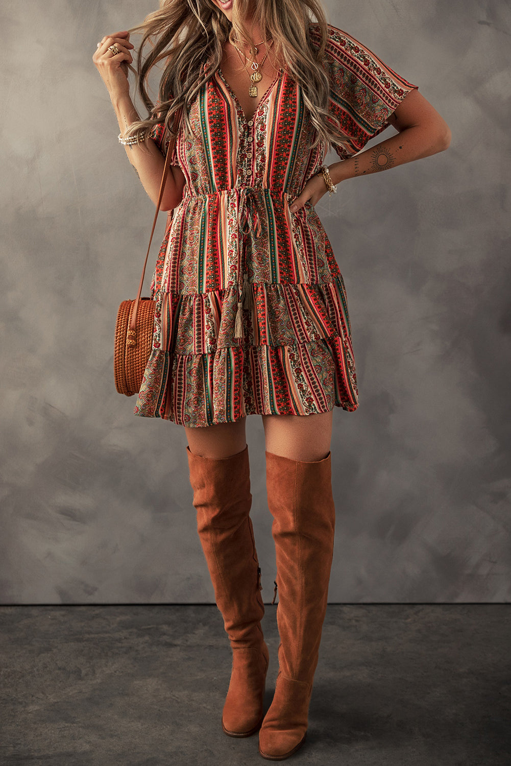 Robe à plusieurs niveaux Bohemian Floral Imprimé floral boutonné en V