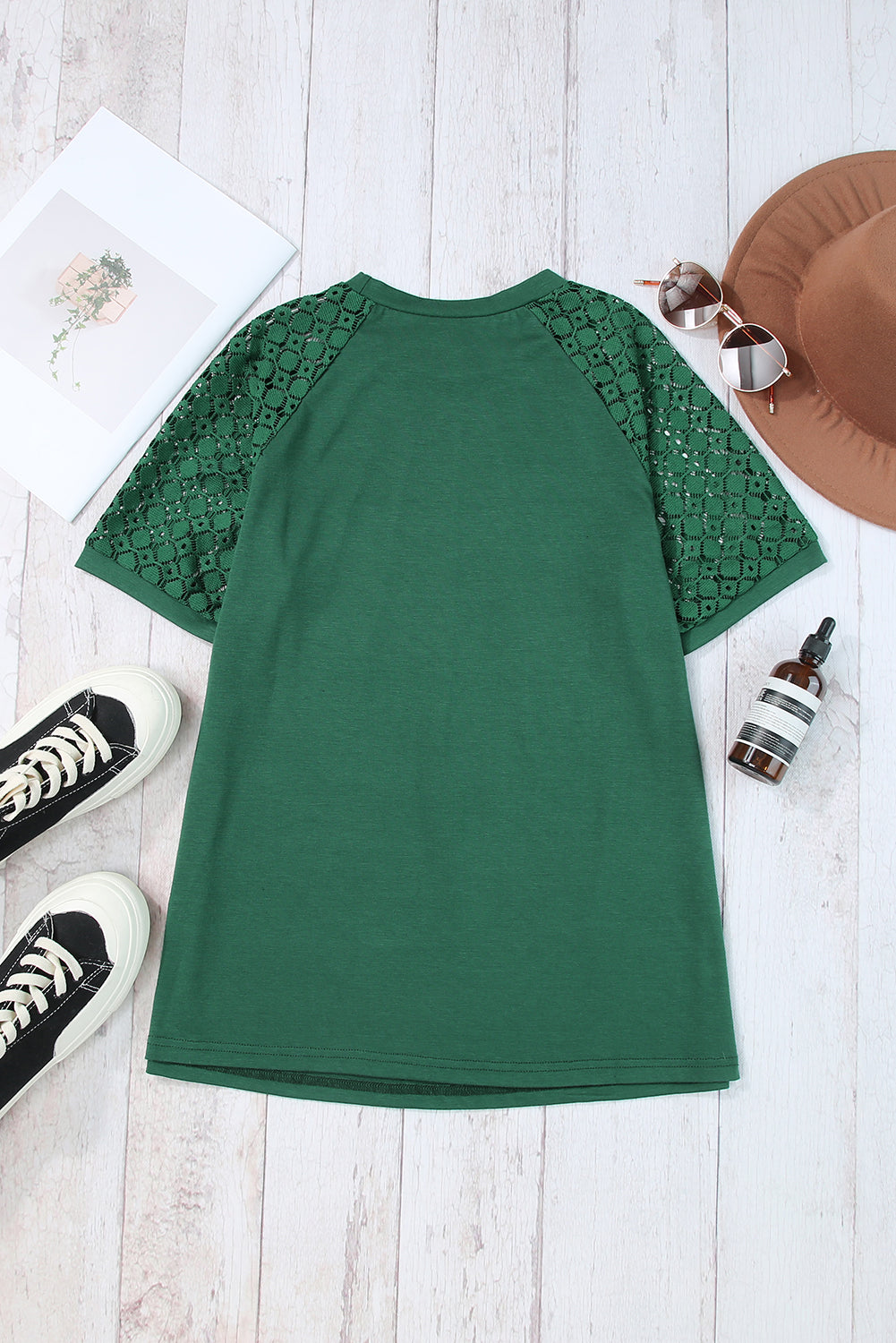 T-shirt Vert Foncé à Détails Couturés et Dentelle Contrastante Manches Raglan