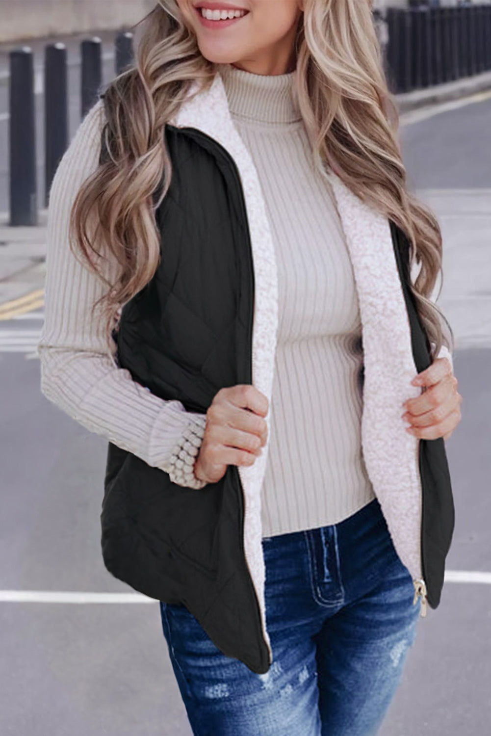 Gilet Sans Manches Matelassé Noir Doublé Polaire avec Zip
