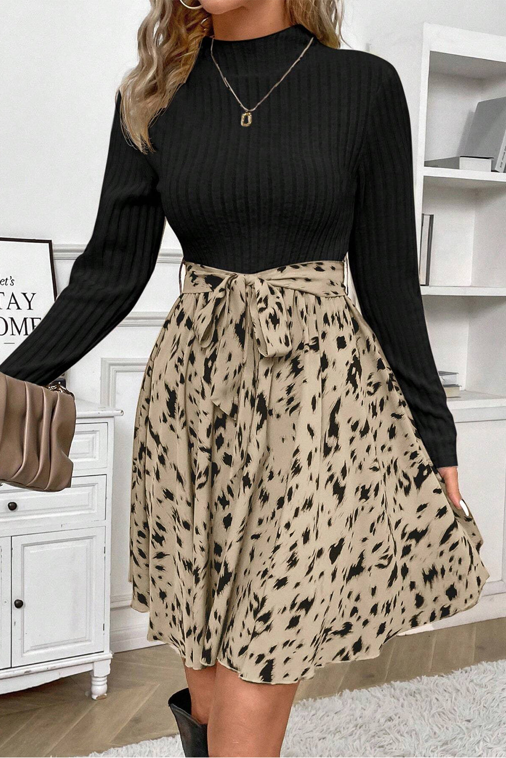 Robe Courte Noire en Maille Côtelée Patchwork Imprimé Abstrait avec Ceinture