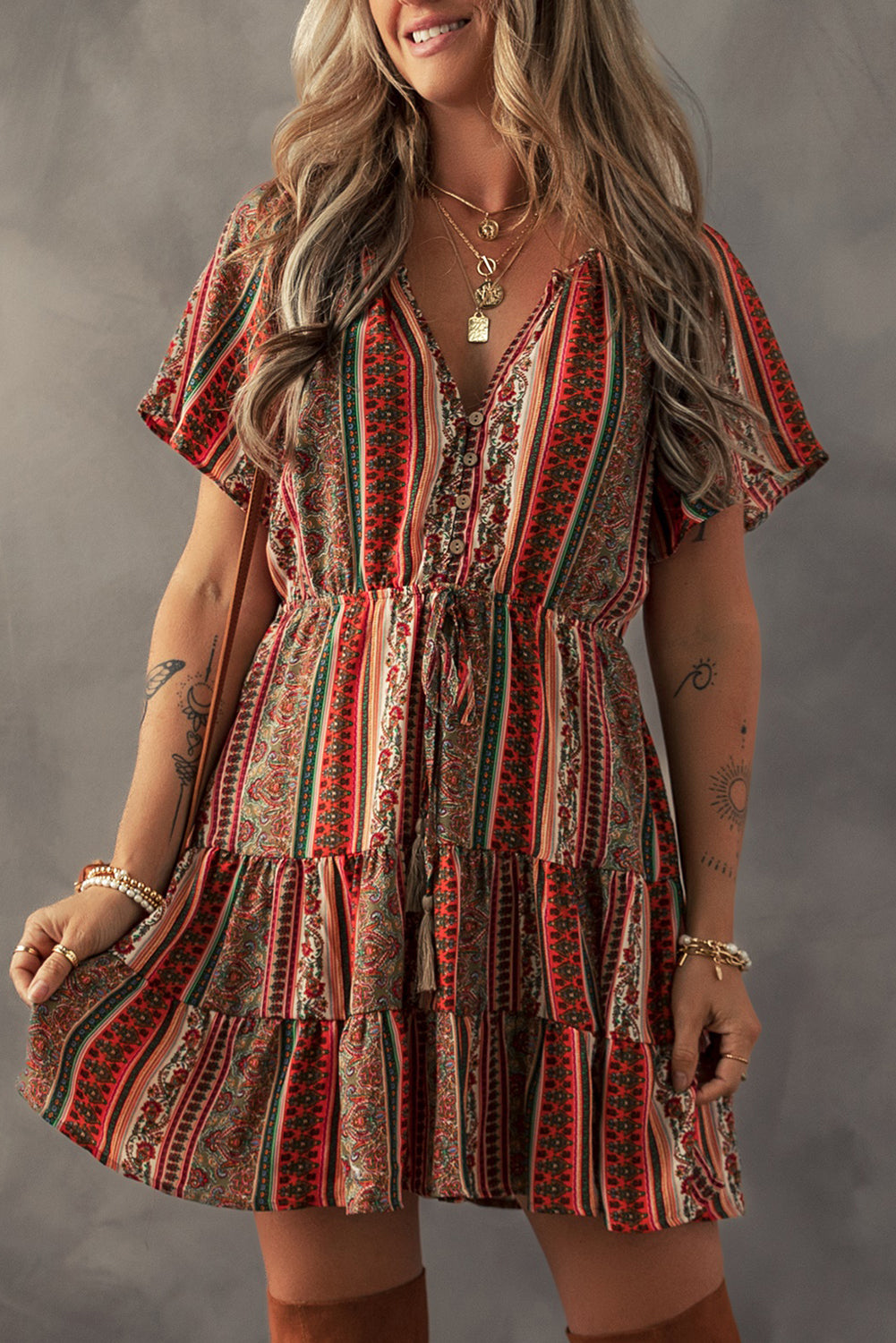 Robe à plusieurs niveaux Bohemian Floral Imprimé floral boutonné en V