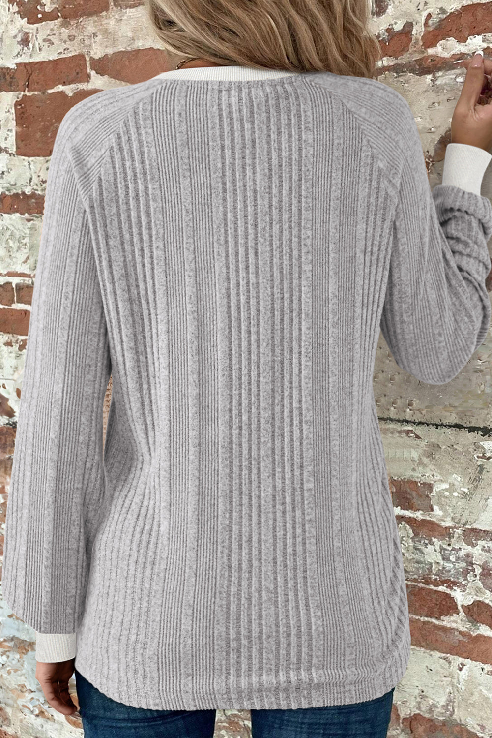 Top Gris à Texture Côtelée avec Bordures Contrastées Col Rond Manches Longues