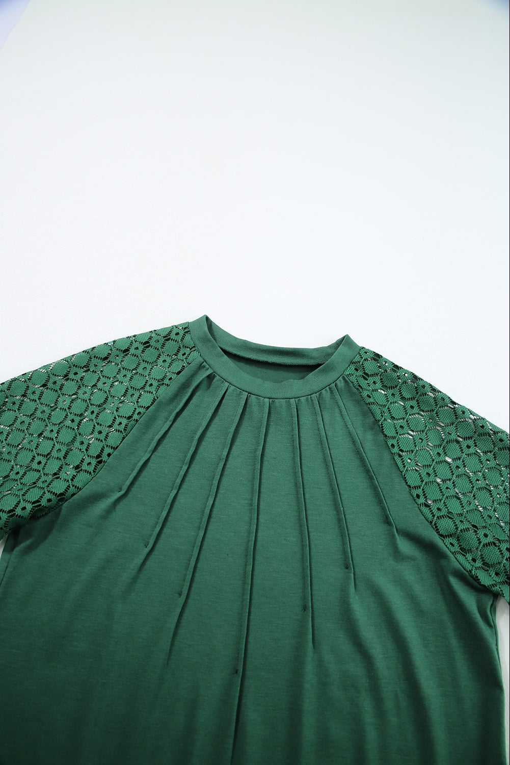 T-shirt Vert Foncé à Détails Couturés et Dentelle Contrastante Manches Raglan