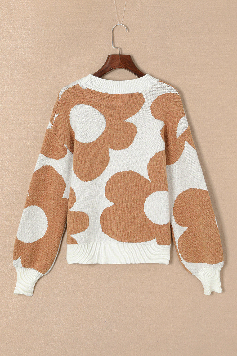 Pull kaki à épaules tombantes et motif à grandes fleurs